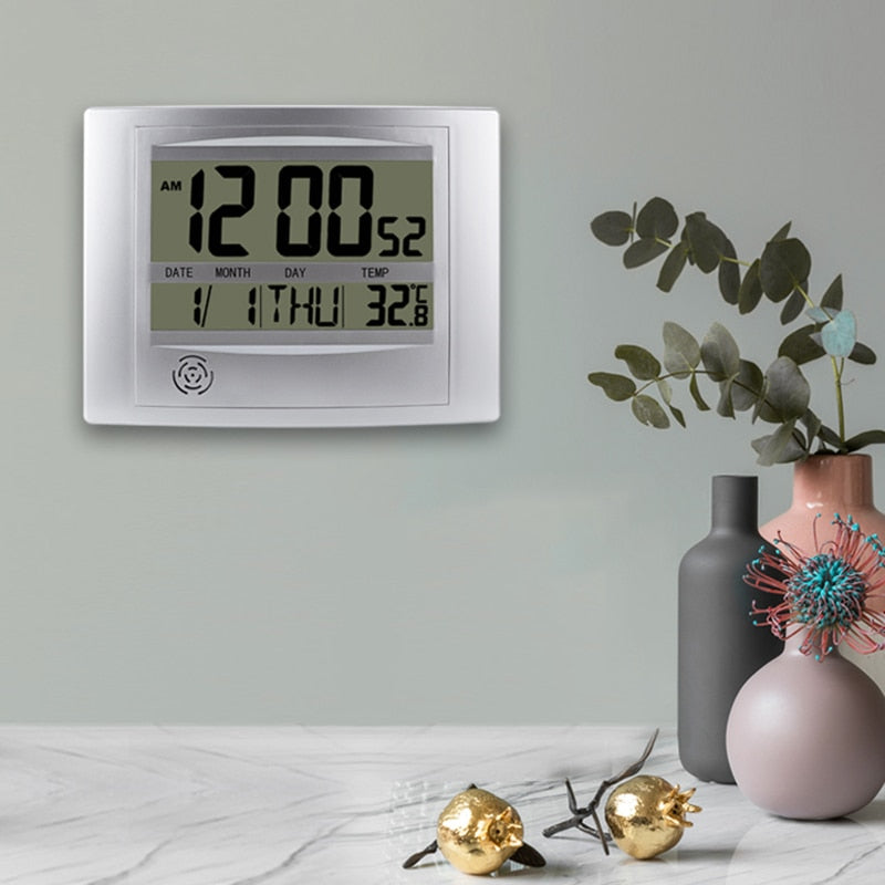 reloj de pared digital cocina en el muro