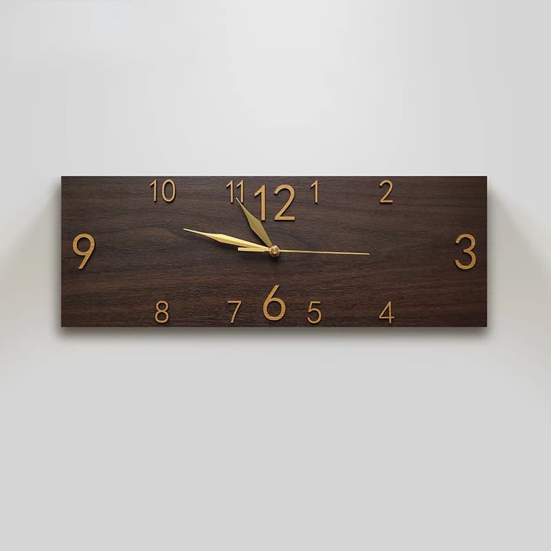 Un Reloj de Pared de Madera marron